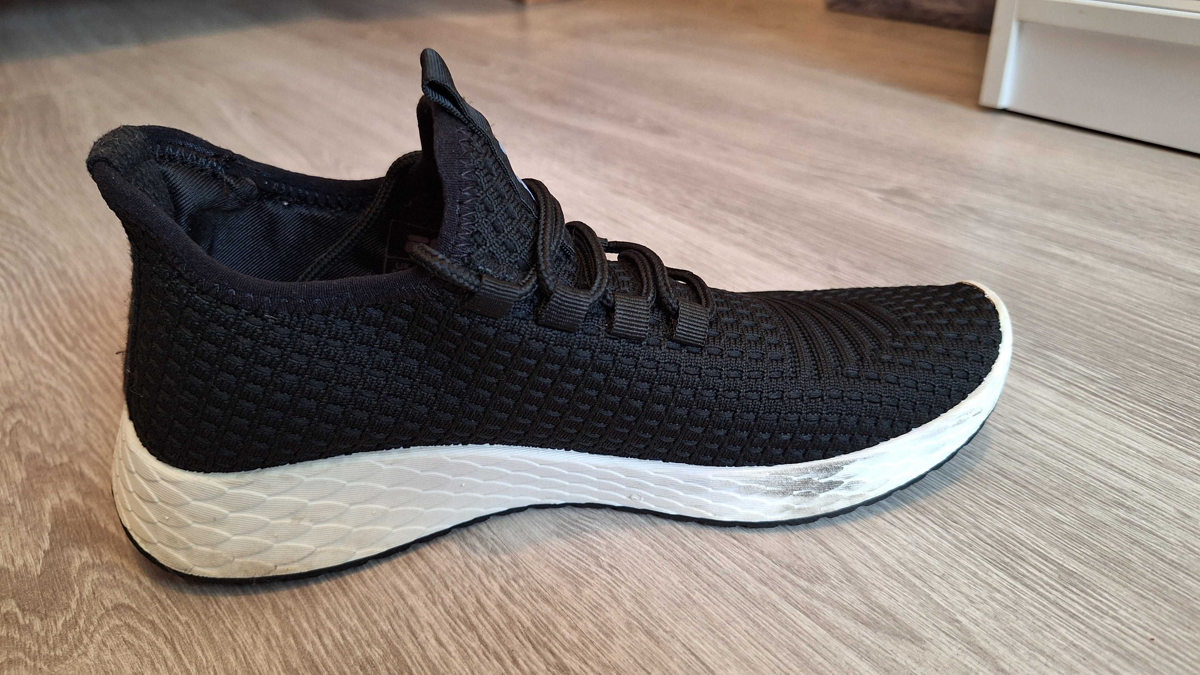 Кросівки Fila оригінал в чудовому стані 38-39 р.