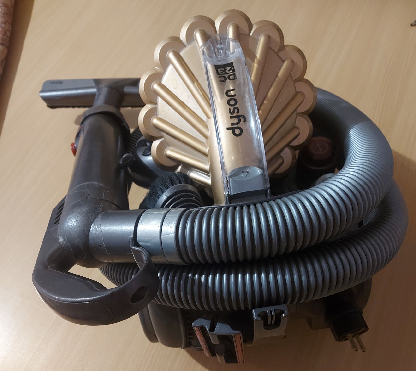 Пилосос Dyson dc23