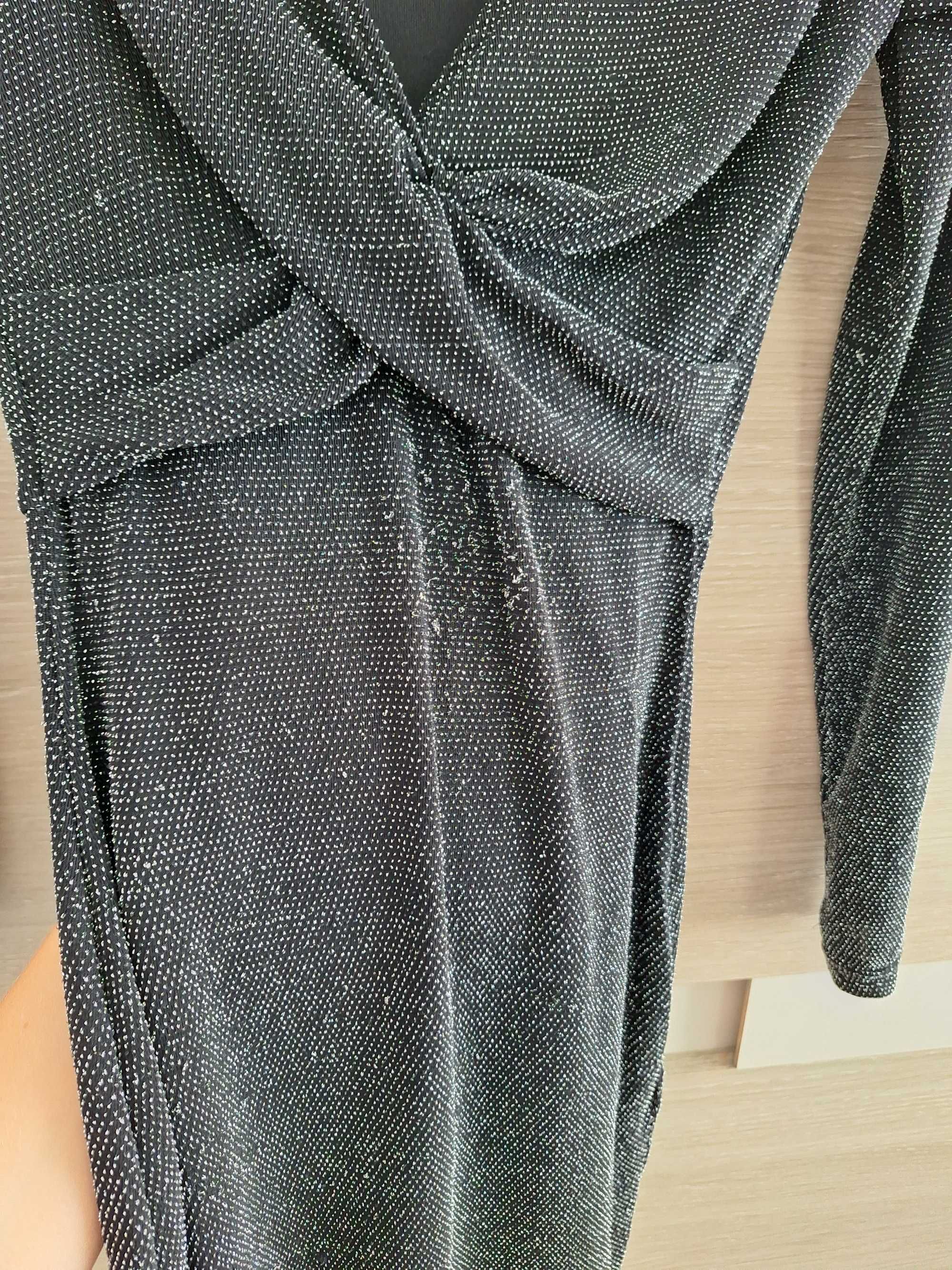 Sukienka czarna ze srebrną nitką XS, S