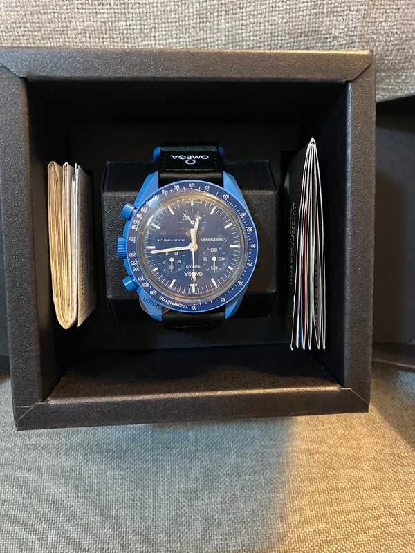 Omega x Swatch SO33N100 Neptune - Morski design i biokeramika