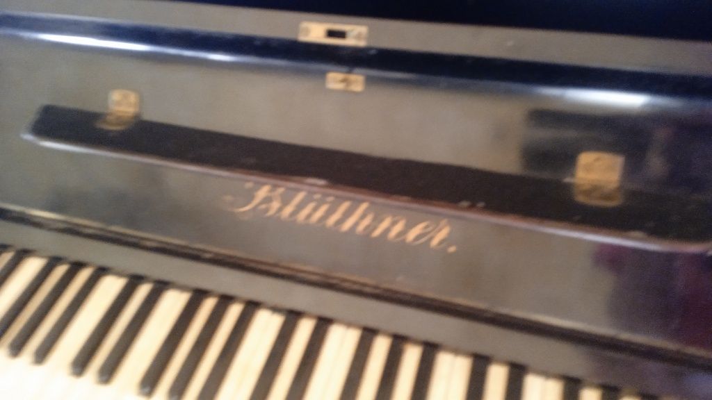 Pianino Julius Bluthner zabytek