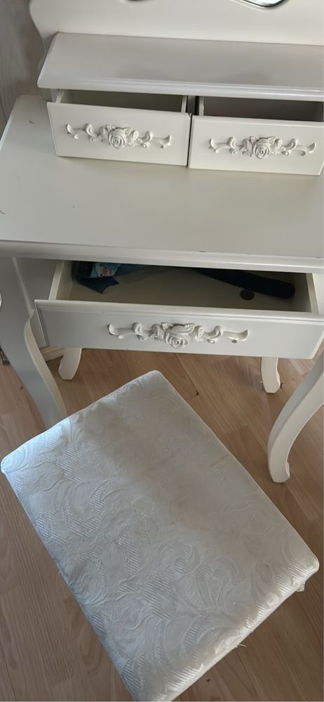 Toaletka z raboretem