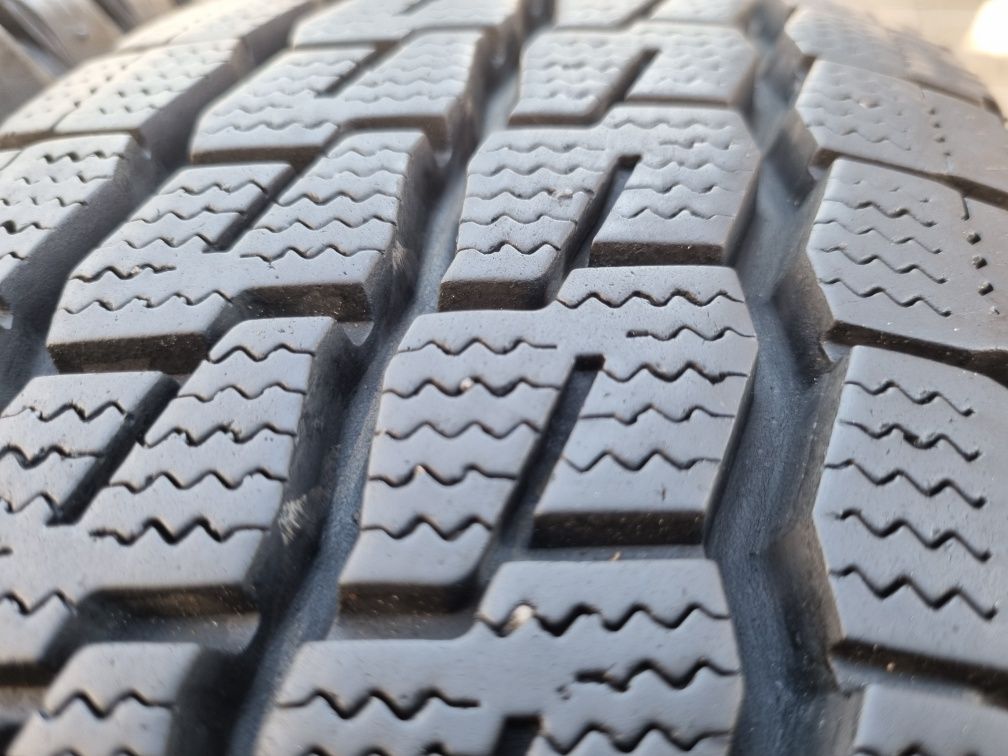 195/70/15C  hankook van Hawk Winter  10mm jak nowe