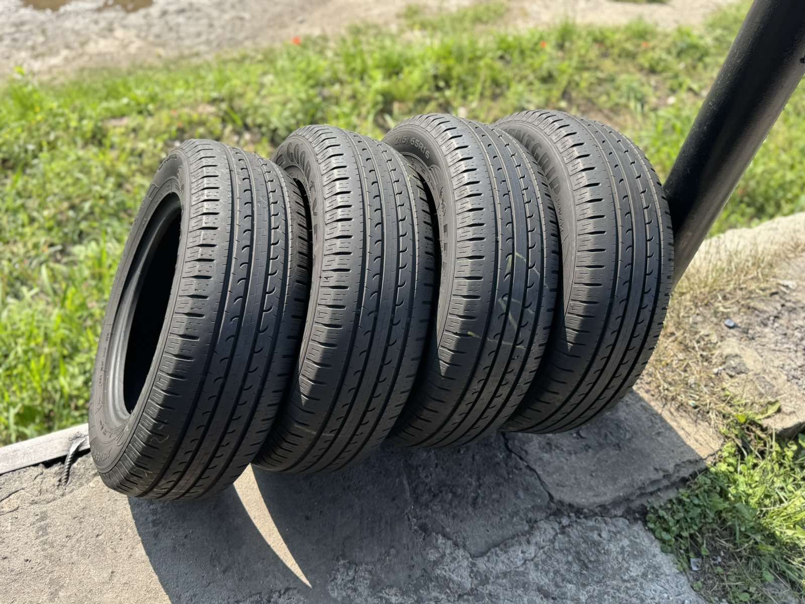 Літні шини Goodyear 215/65 R16