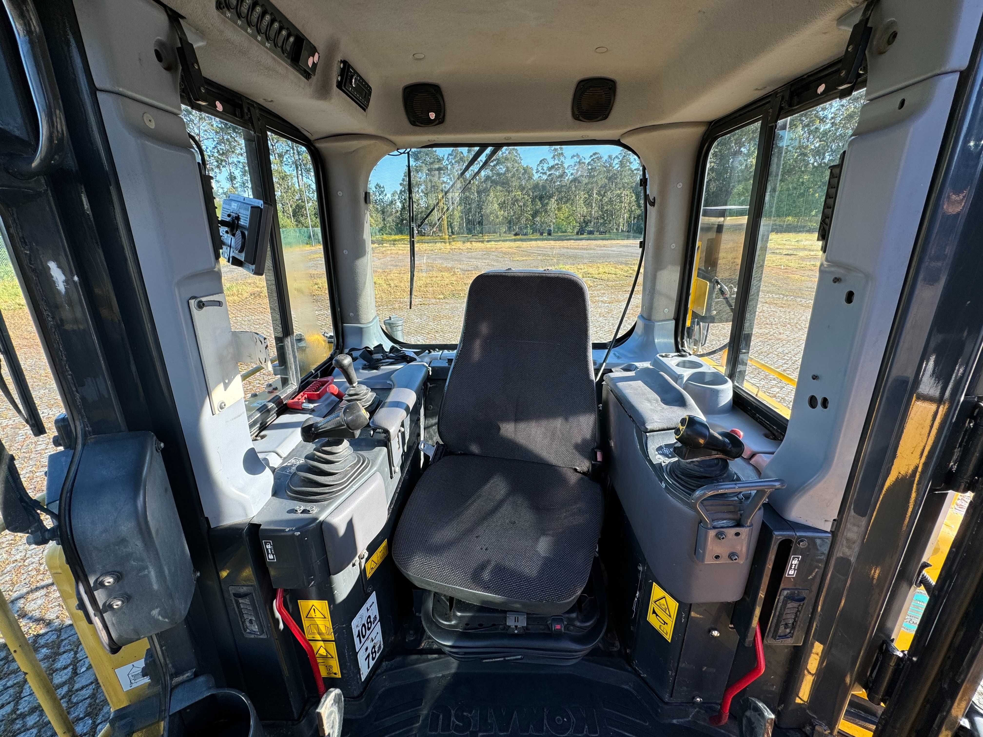 2011 Komatsu D65EX-16 Bulldozer - Trator de Rastos