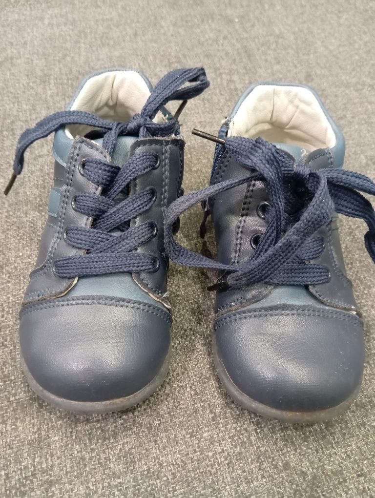 Buty skórzane r. 23 wkł. 14,5 cm