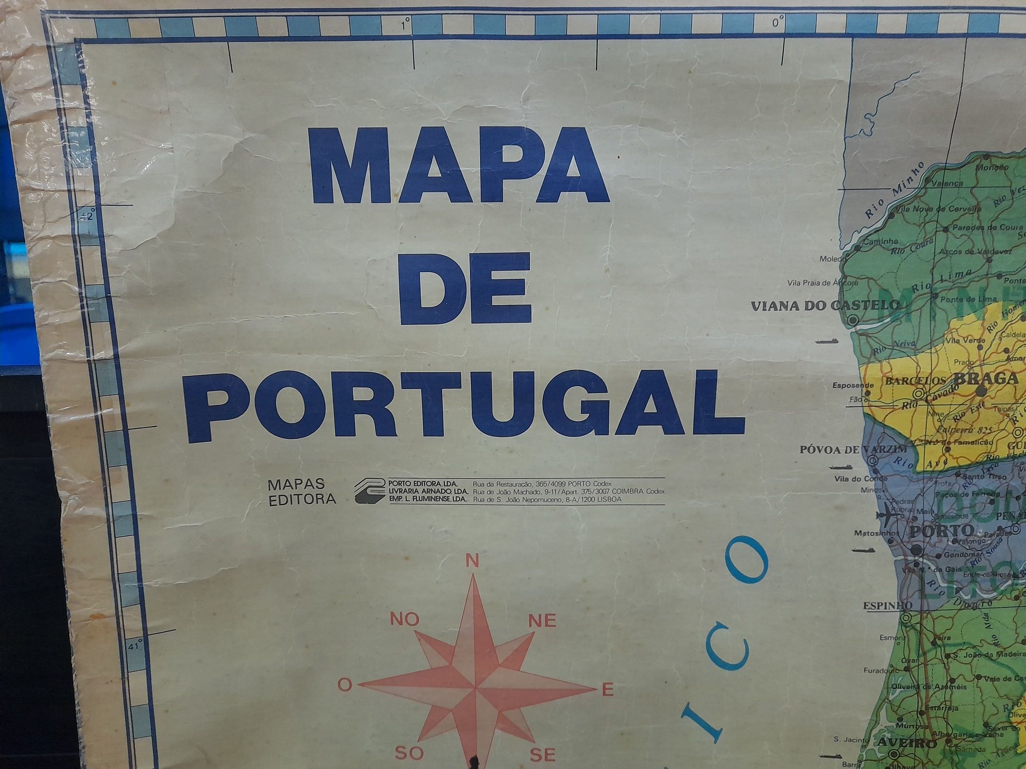 Mapa de Portugal antigo papel e tecido Escola Primária- Porto Editora