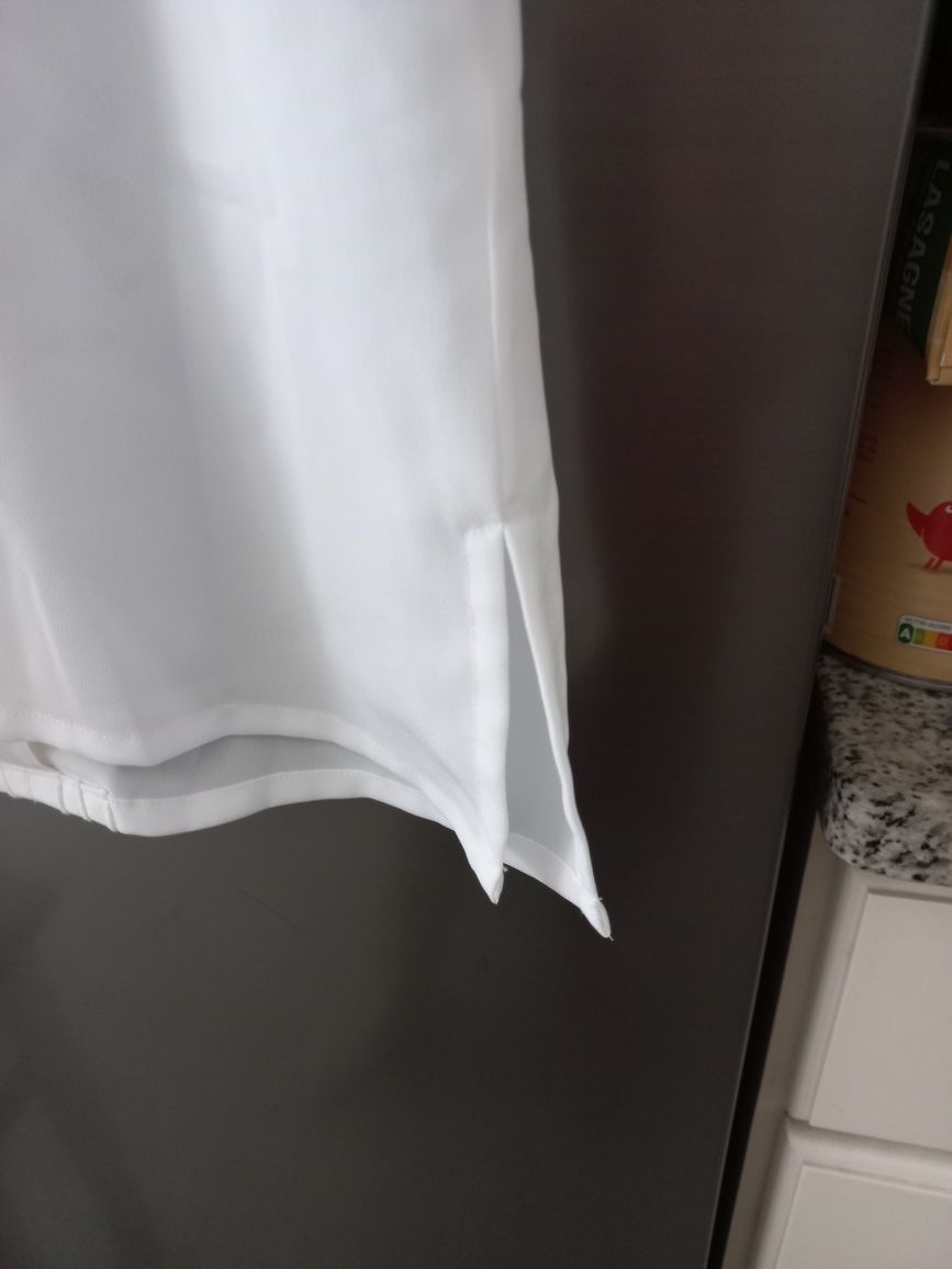 Blusa branca nova com folhos