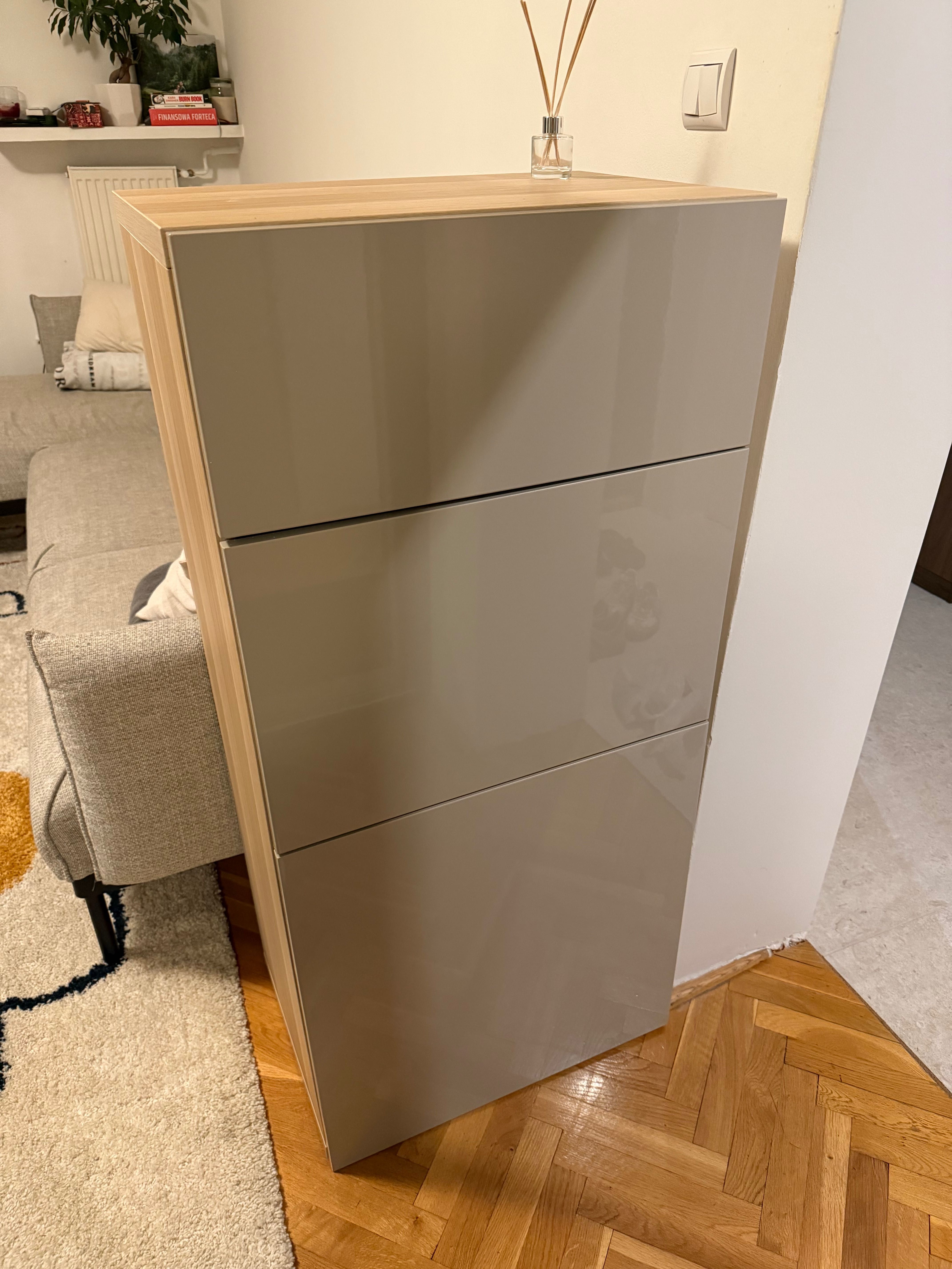 Szafka Besta 60x42x129
