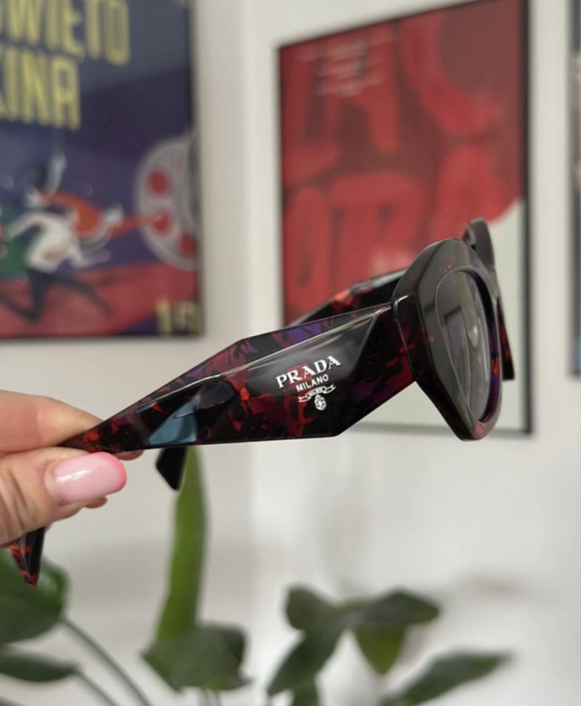 Okulary przeciwsłoneczne PRADA abstract  PR07YS czarne klasyczne