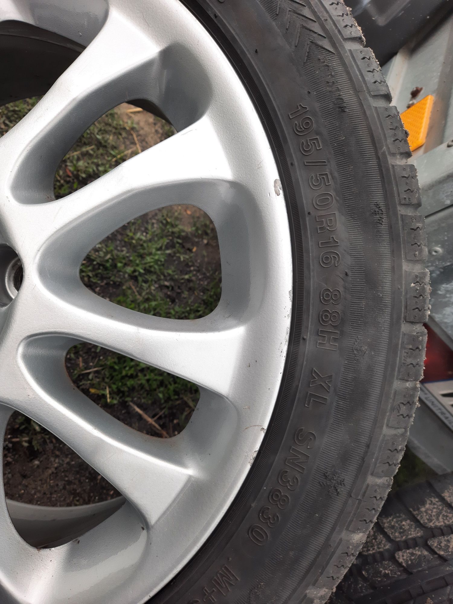 Alufelgi 4×114,3 16'' + opony 195/50R16