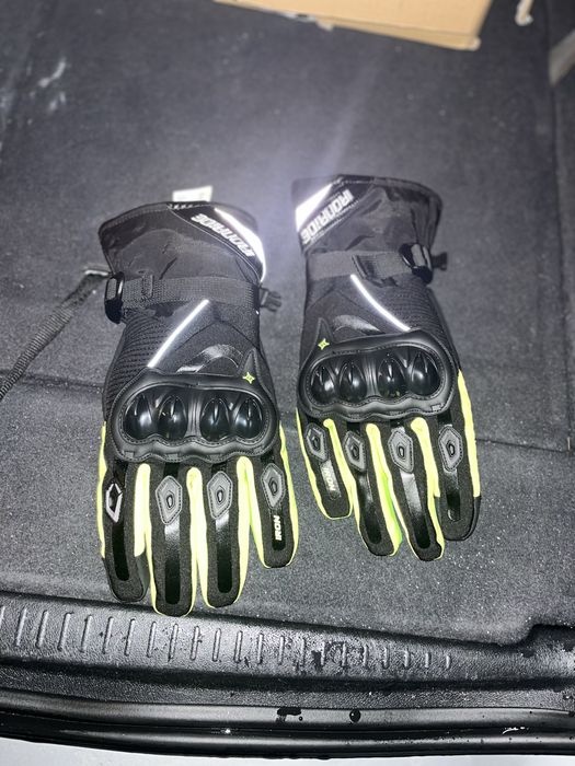 Cadeado para mota c/alarme e um par de luvas