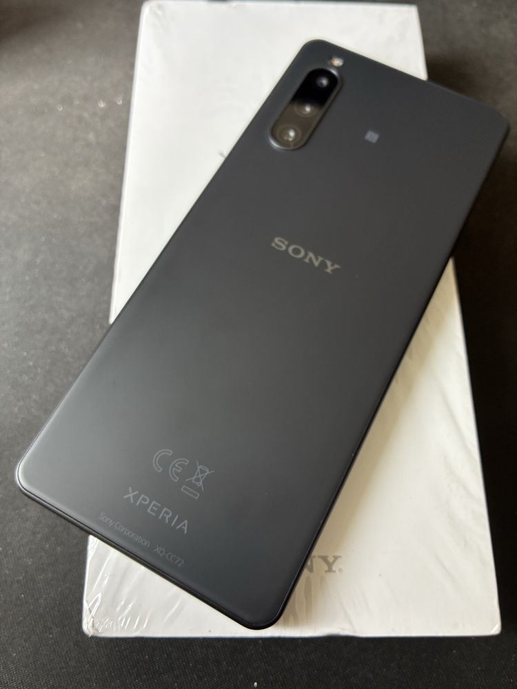 Мобільний телефон Sony Xperia IV