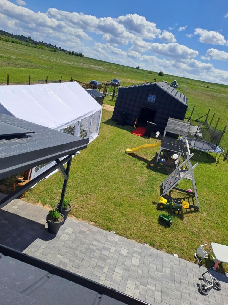 Namiot biały cateringowy imprezowy 8x4 30 osób impreza w plenerze