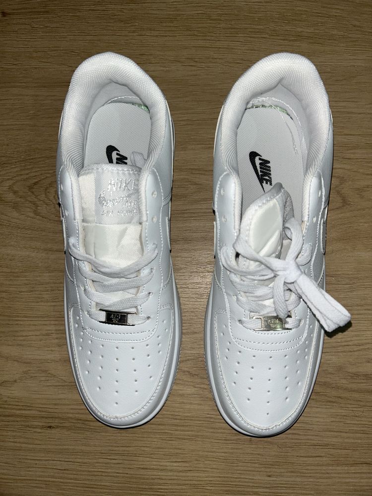 Saparilhas Nike Air Force 1 (42)