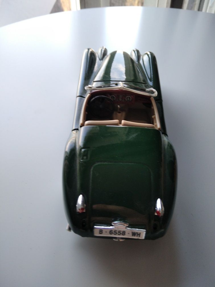 Модель авто jaguar burago