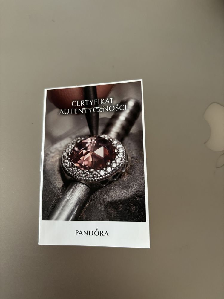 Pierscionek Pandora z cyrkoniami