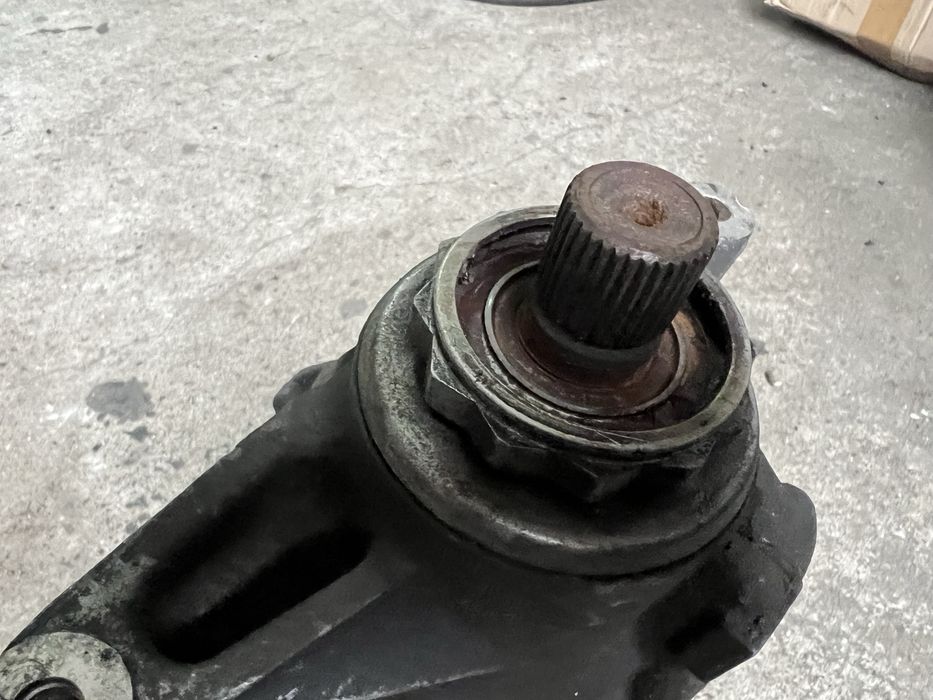 Szprzedam dyfwrencjal (dyfer) bmw f10 2,0