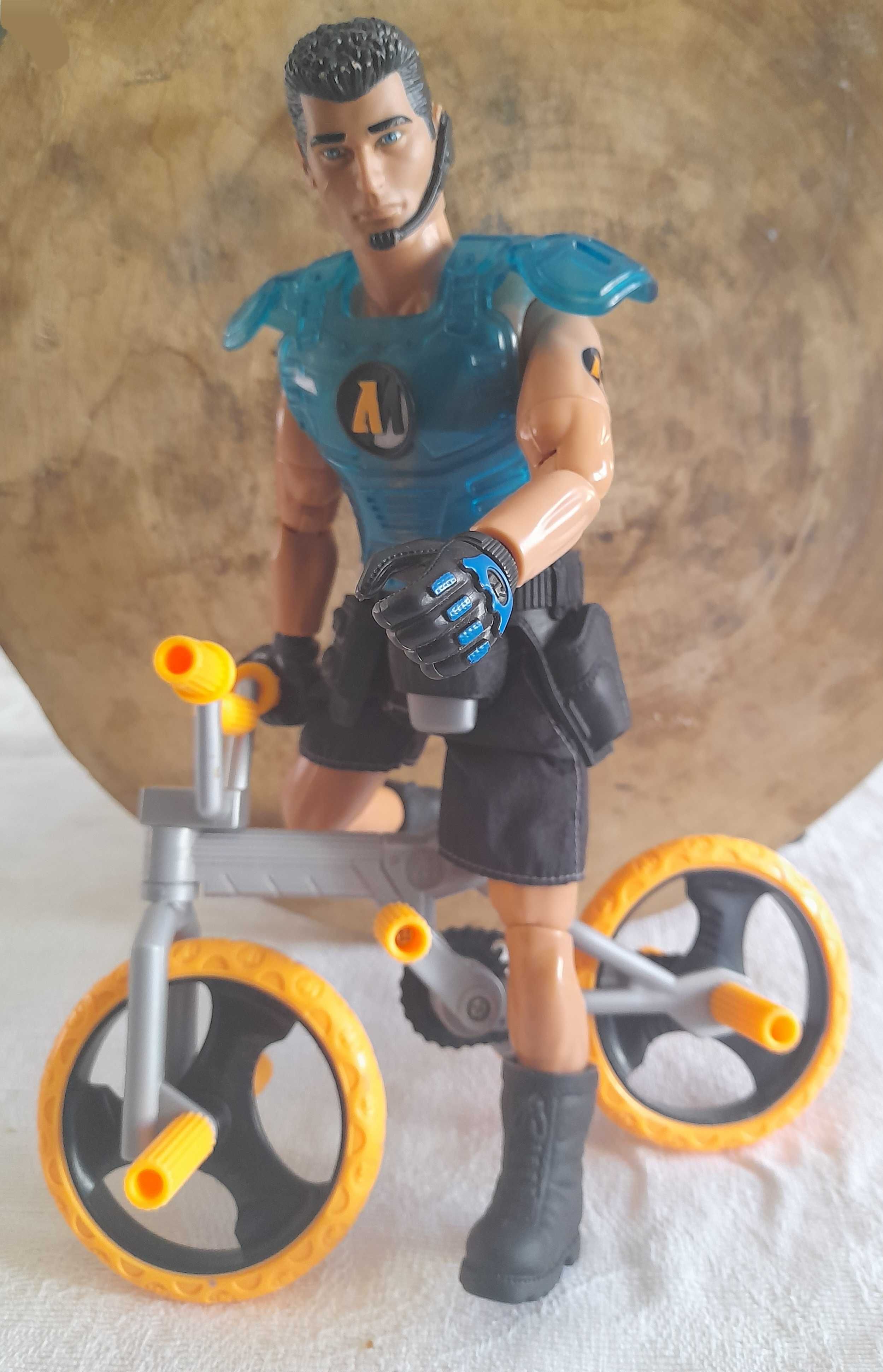 Action man  com bicicleta 1990