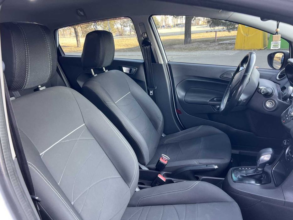 Продаж автомобіля Ford Fiesta