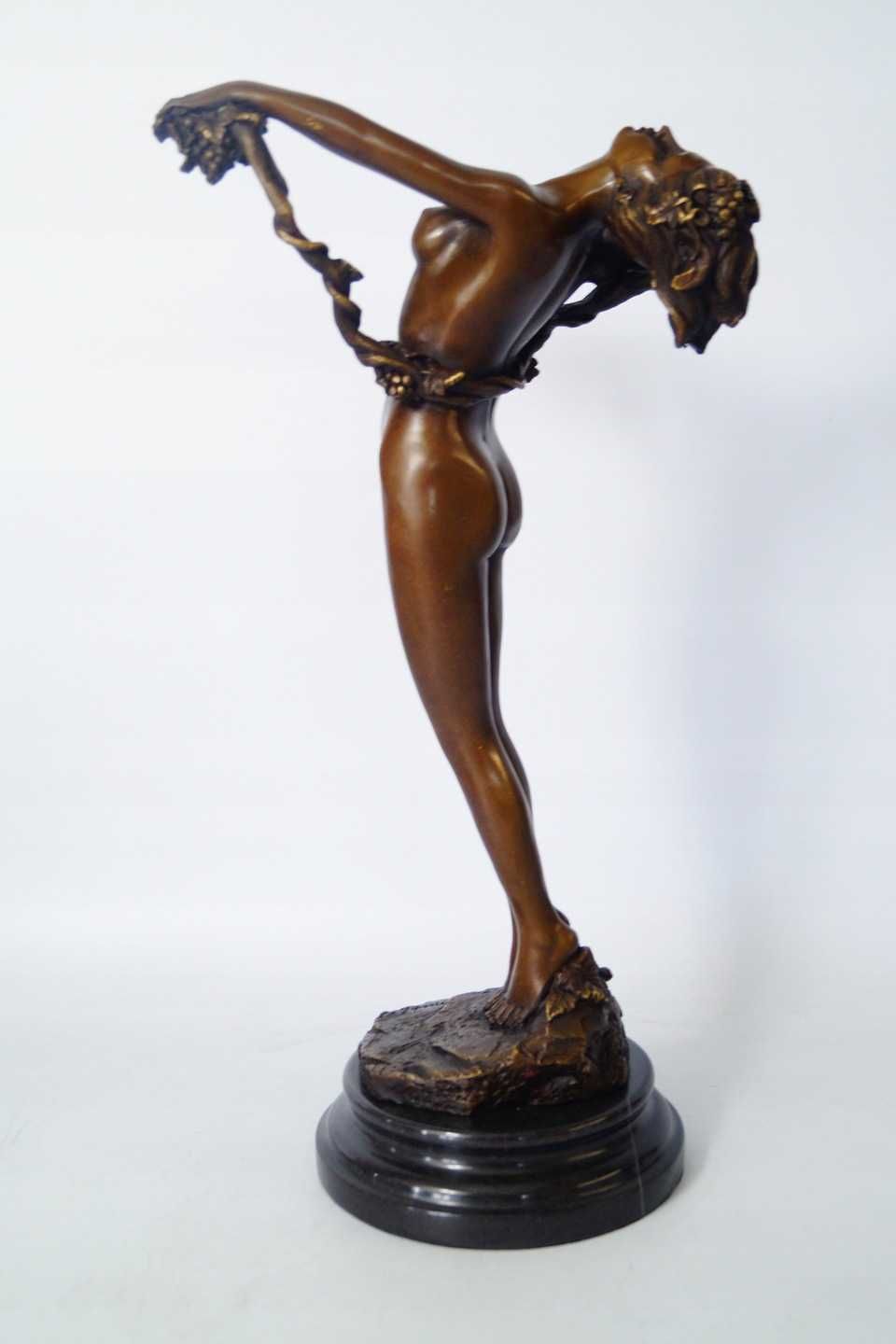 Naga kobieta rzeźba z brazu figura secesja
