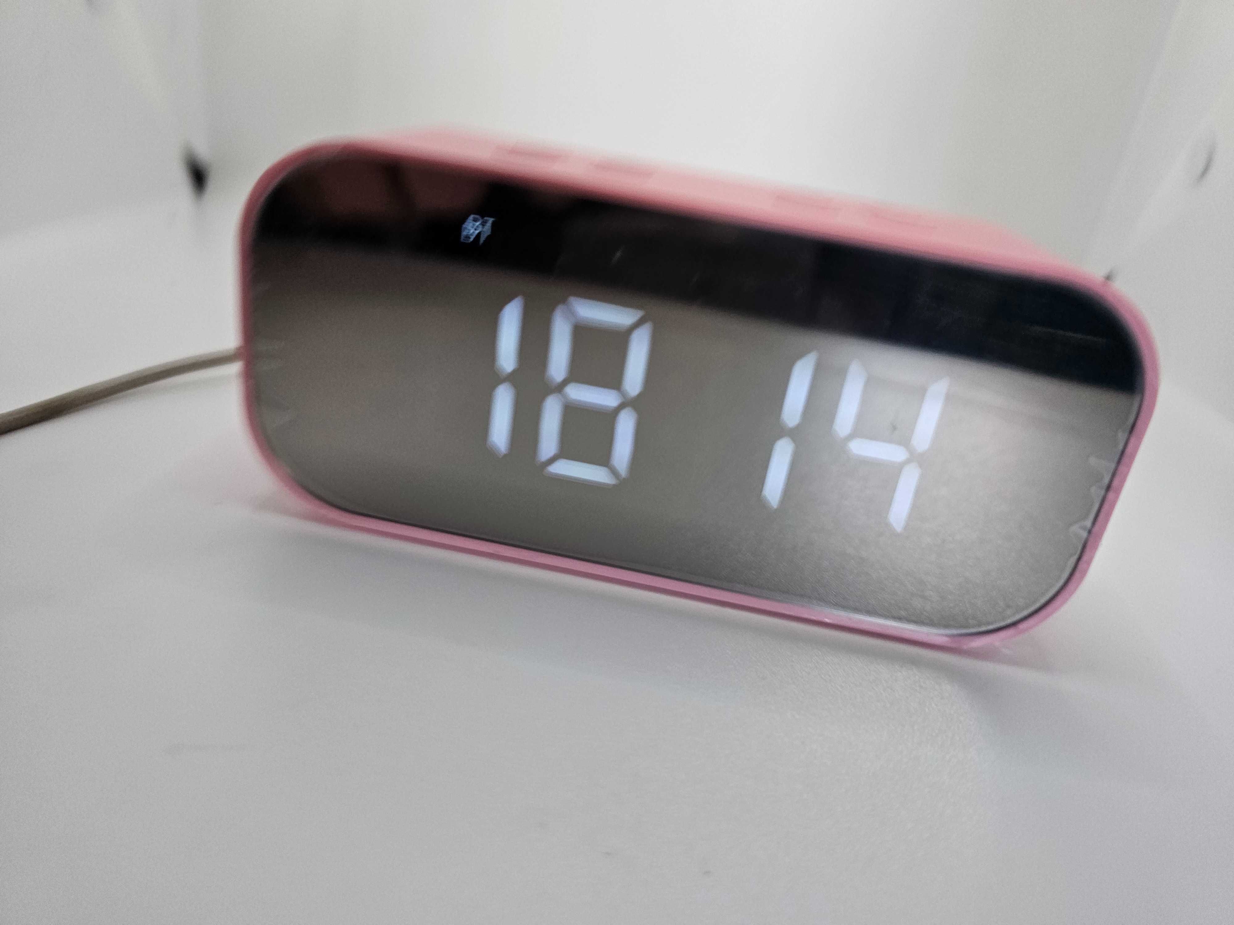 Głośnik Bluetooth Zegar z budzikiem LED, lustrzany, różowy, akumulator
