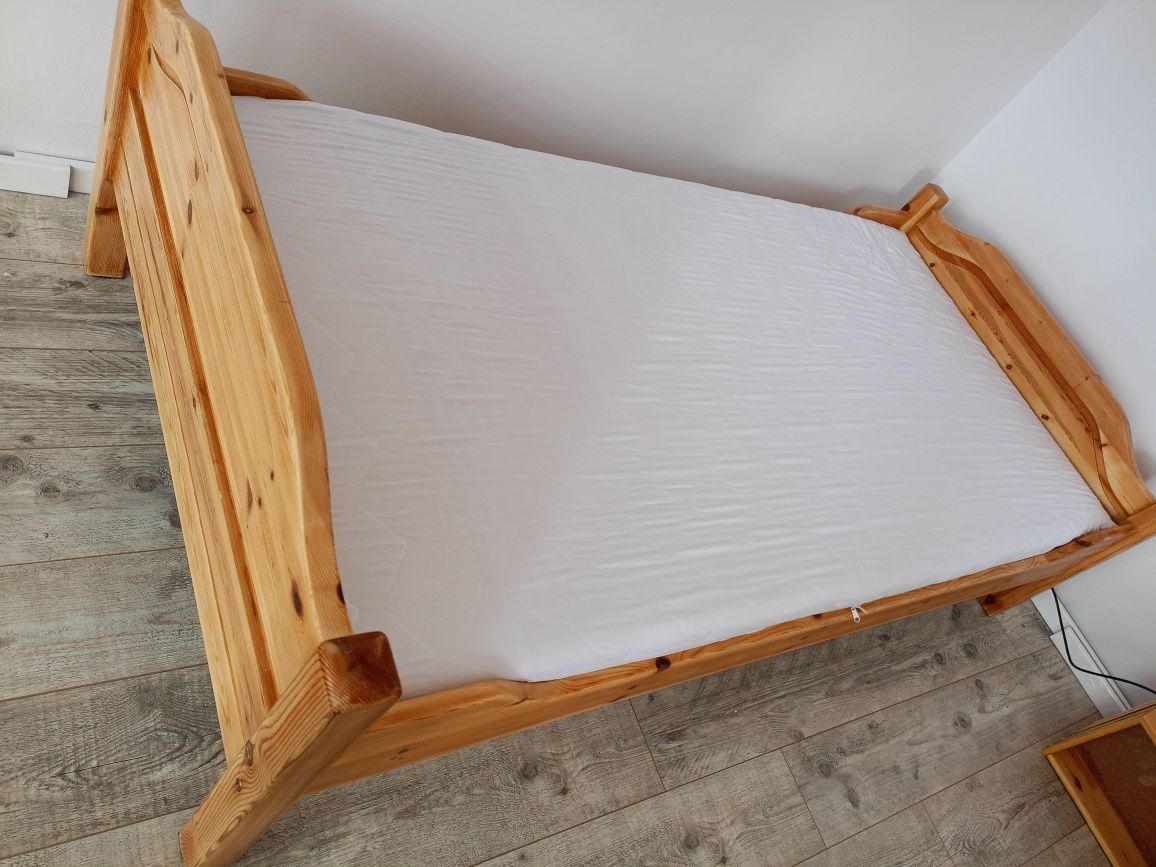 Sprzedam drewniane łóżko