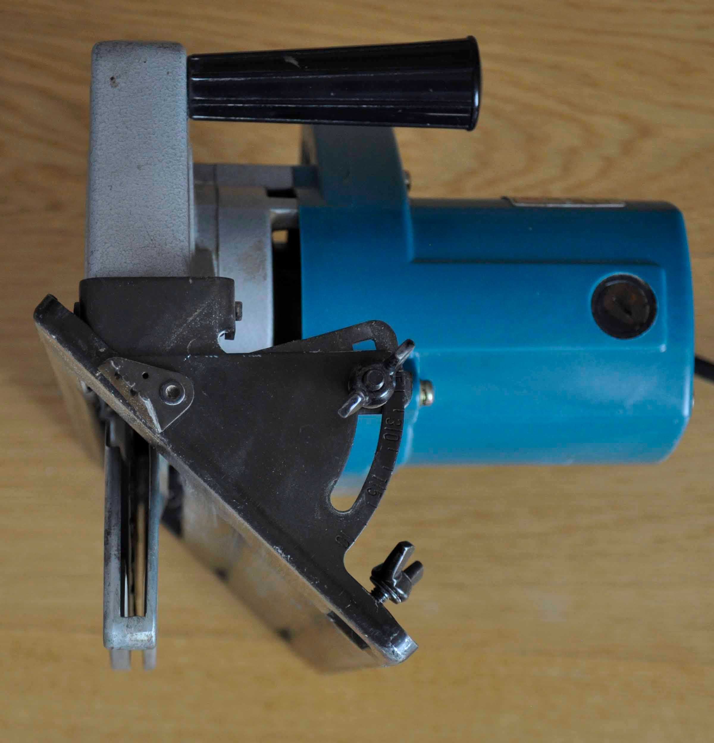 Makita - pilarka ręczna Model:5800BR
