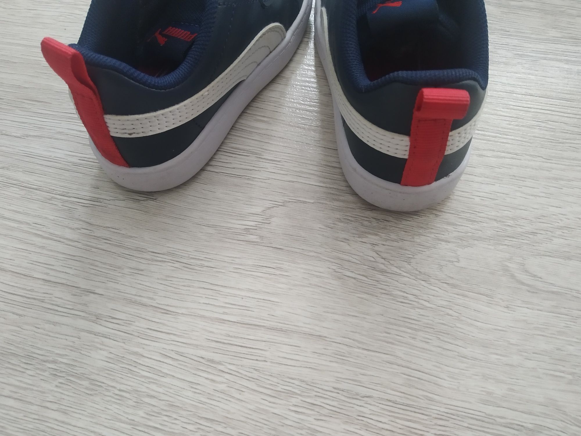 Adidasy chłopięce Puma, rozmiar 21