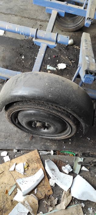 Łódka wędkarska z przyczepką