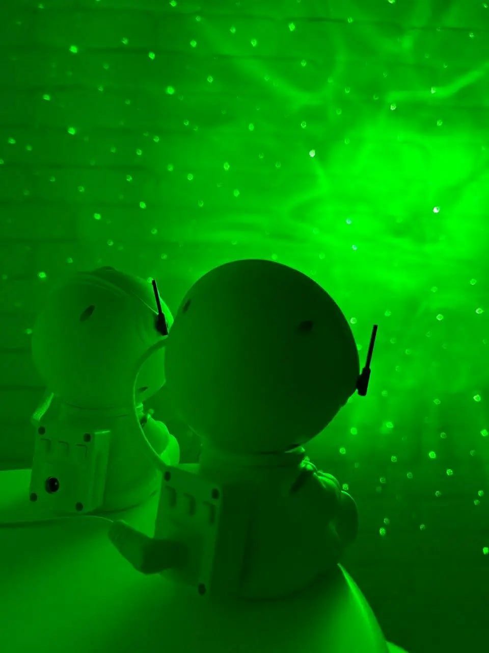 Проектор зоряного неба з пультом,нічник маленький астронавт,оберт 360°