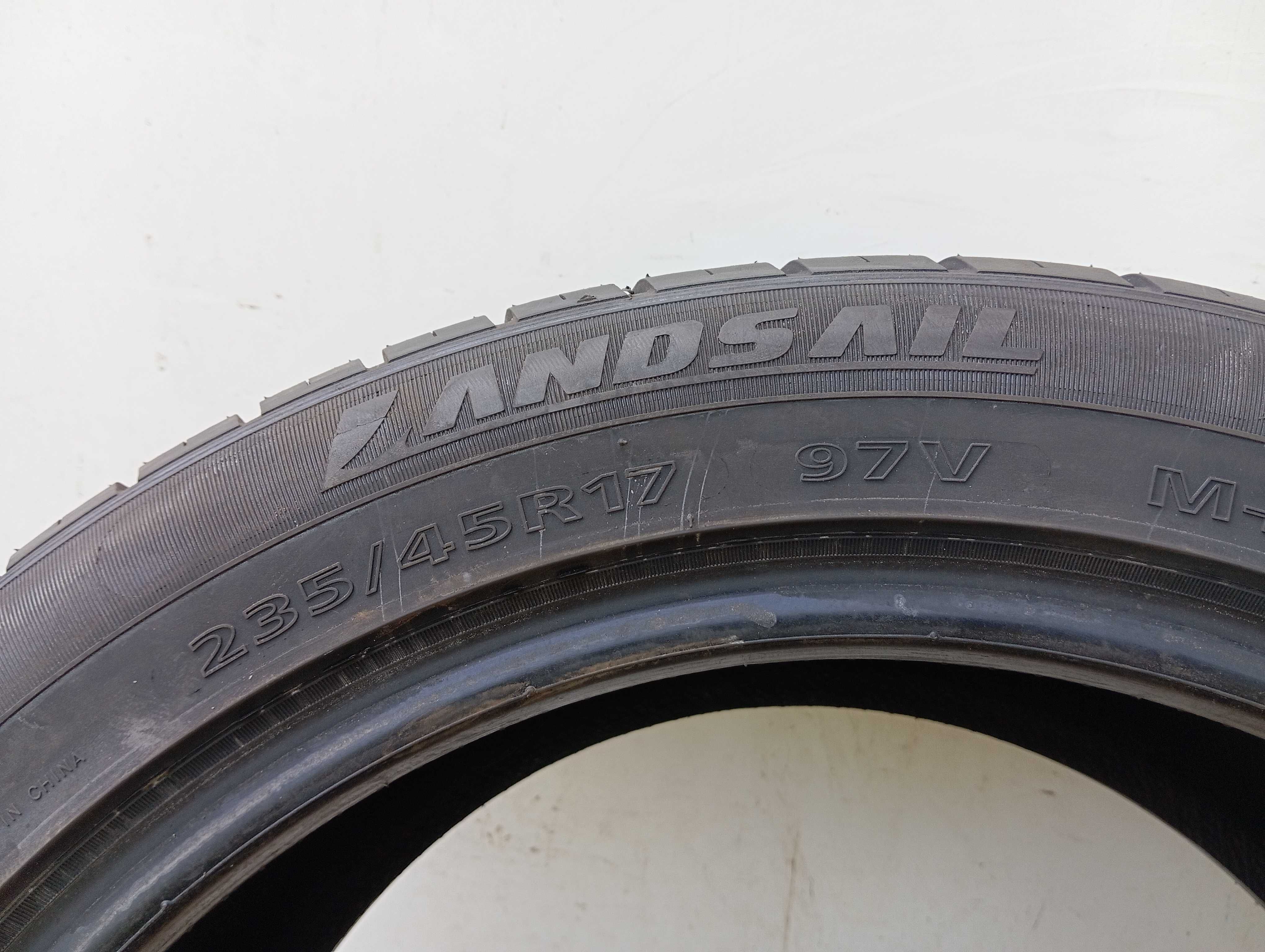 1x 235/45 R17 97V Landsail 4-seasons 2019 8,3mm