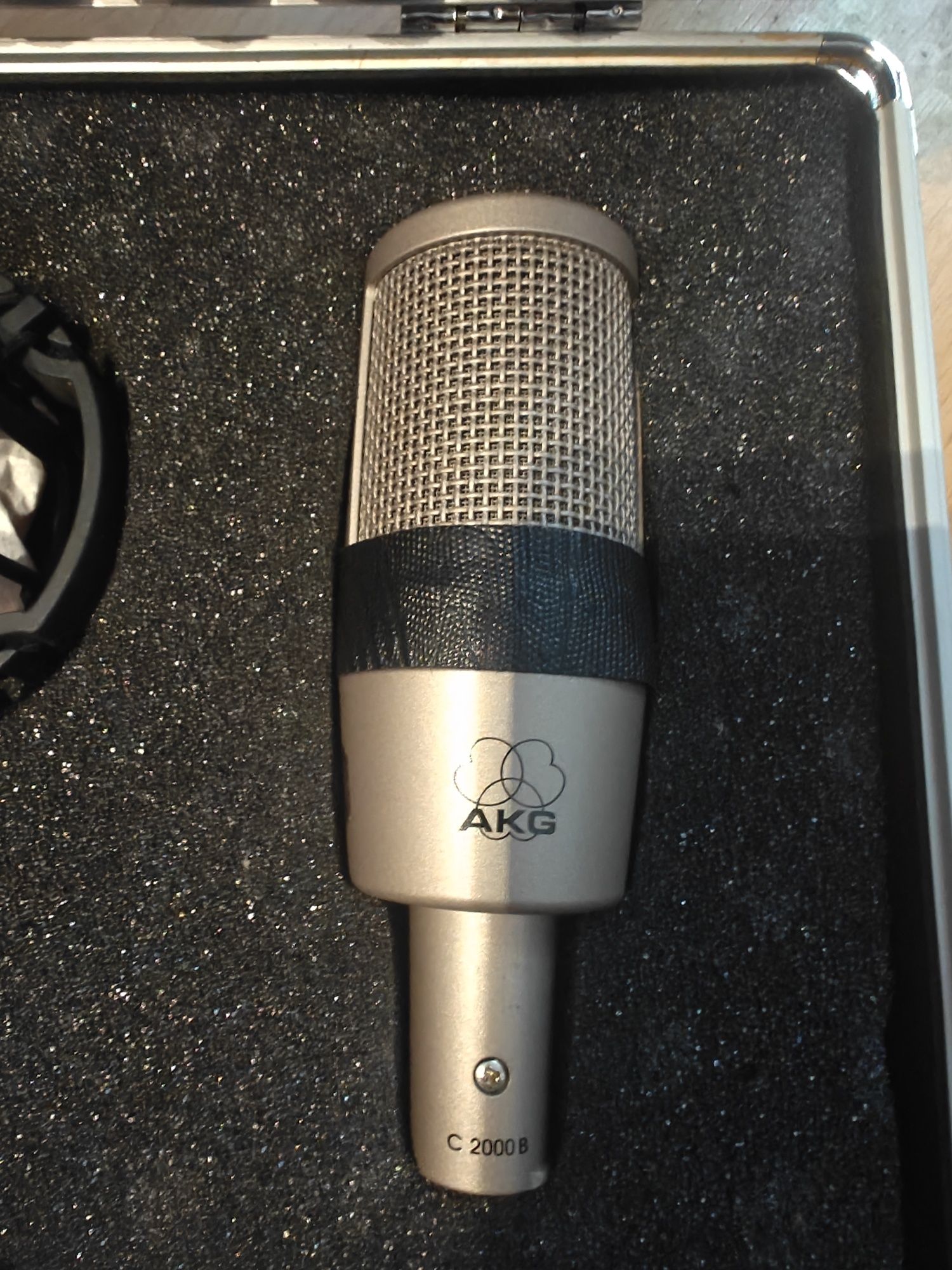 AKG 2000B mikrofon studyjny jak nowy z walizką