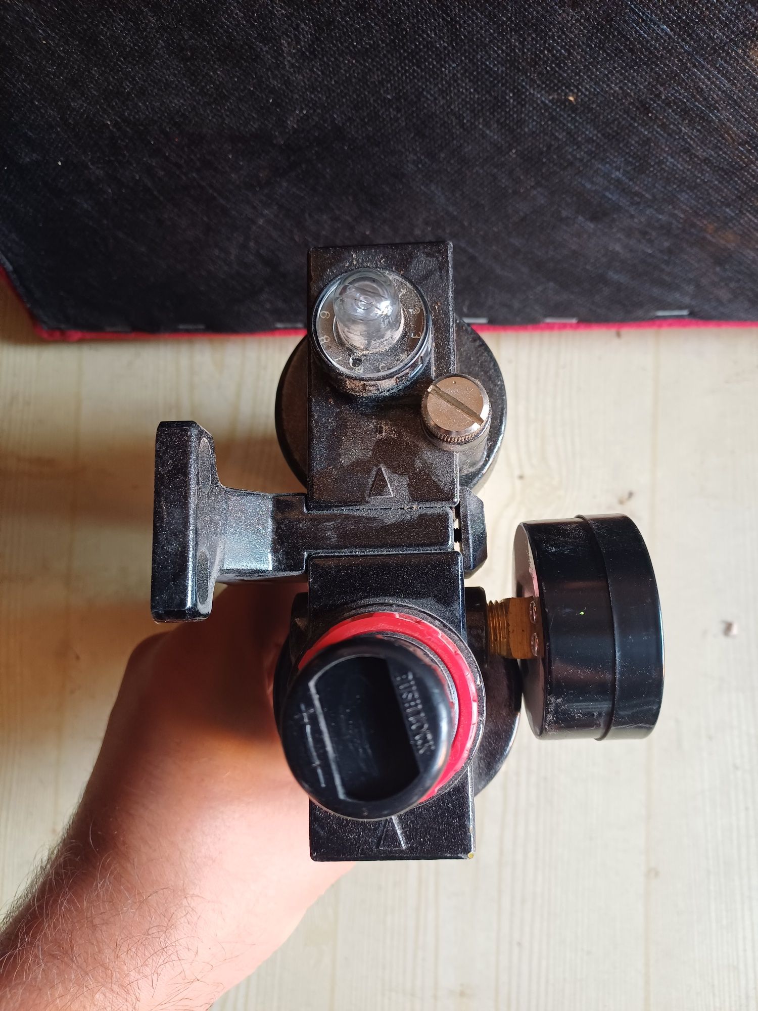 FILTR Regulator ciśnienia z manometrem