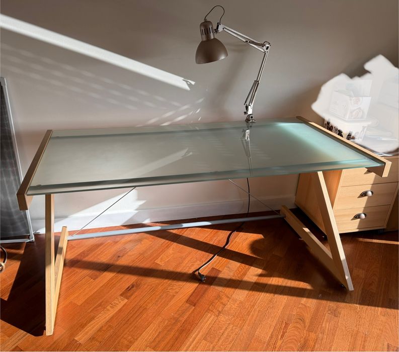 Mesa e estante escritorio vidro