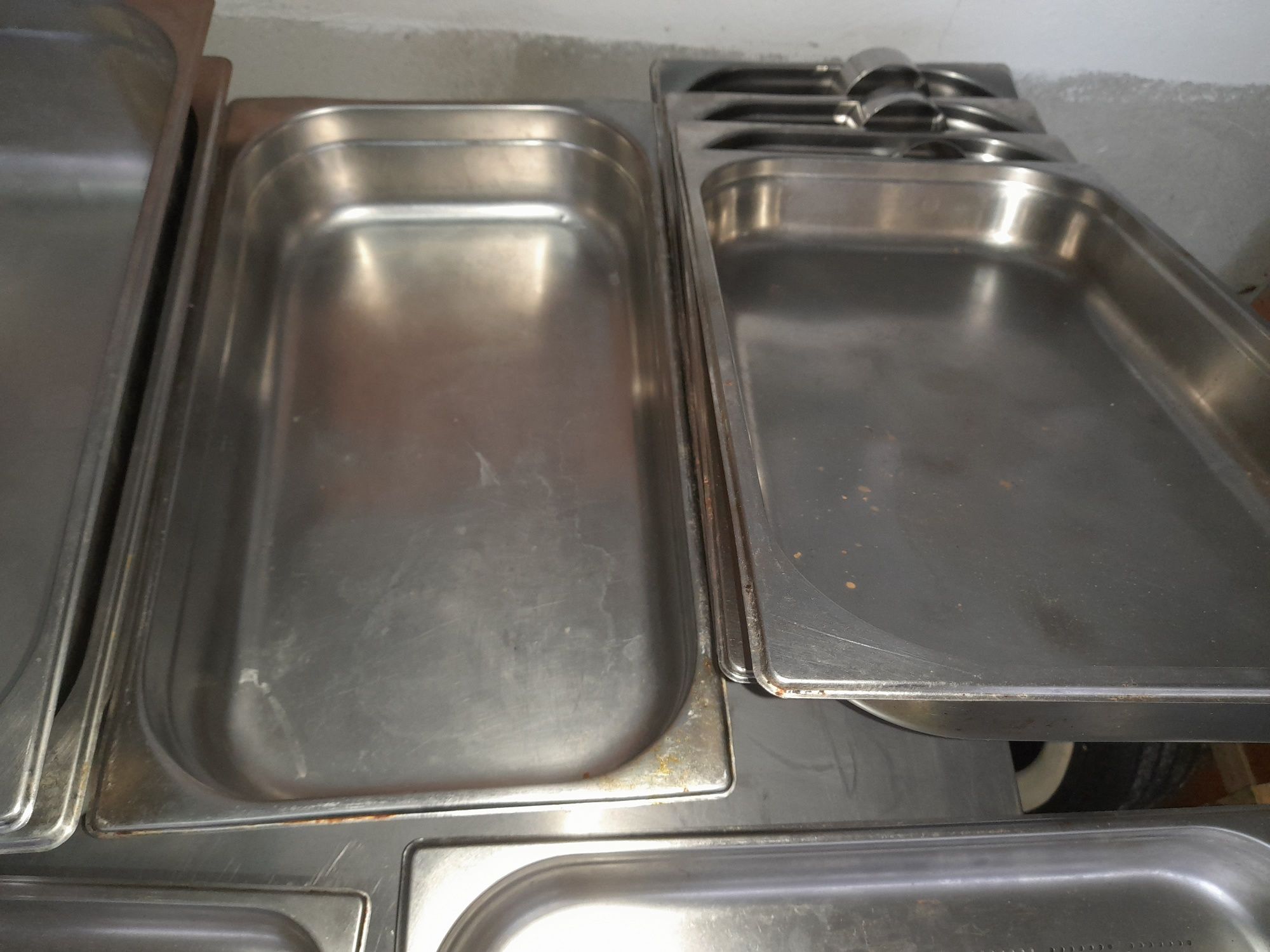 Bancada de Inox com guias para tabuleiros