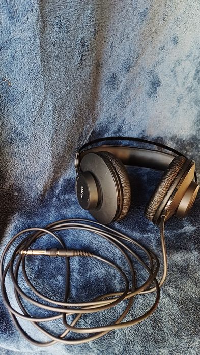 Auscultadores estúdio AKG K52