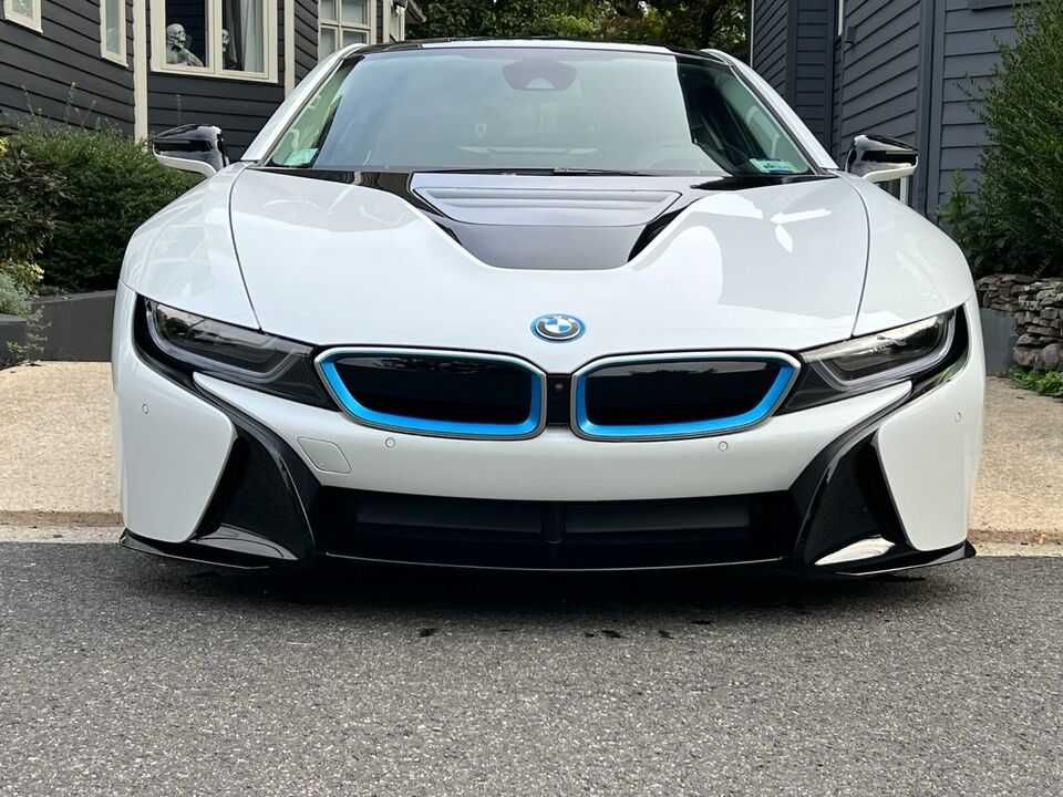 2019    BMW   i8