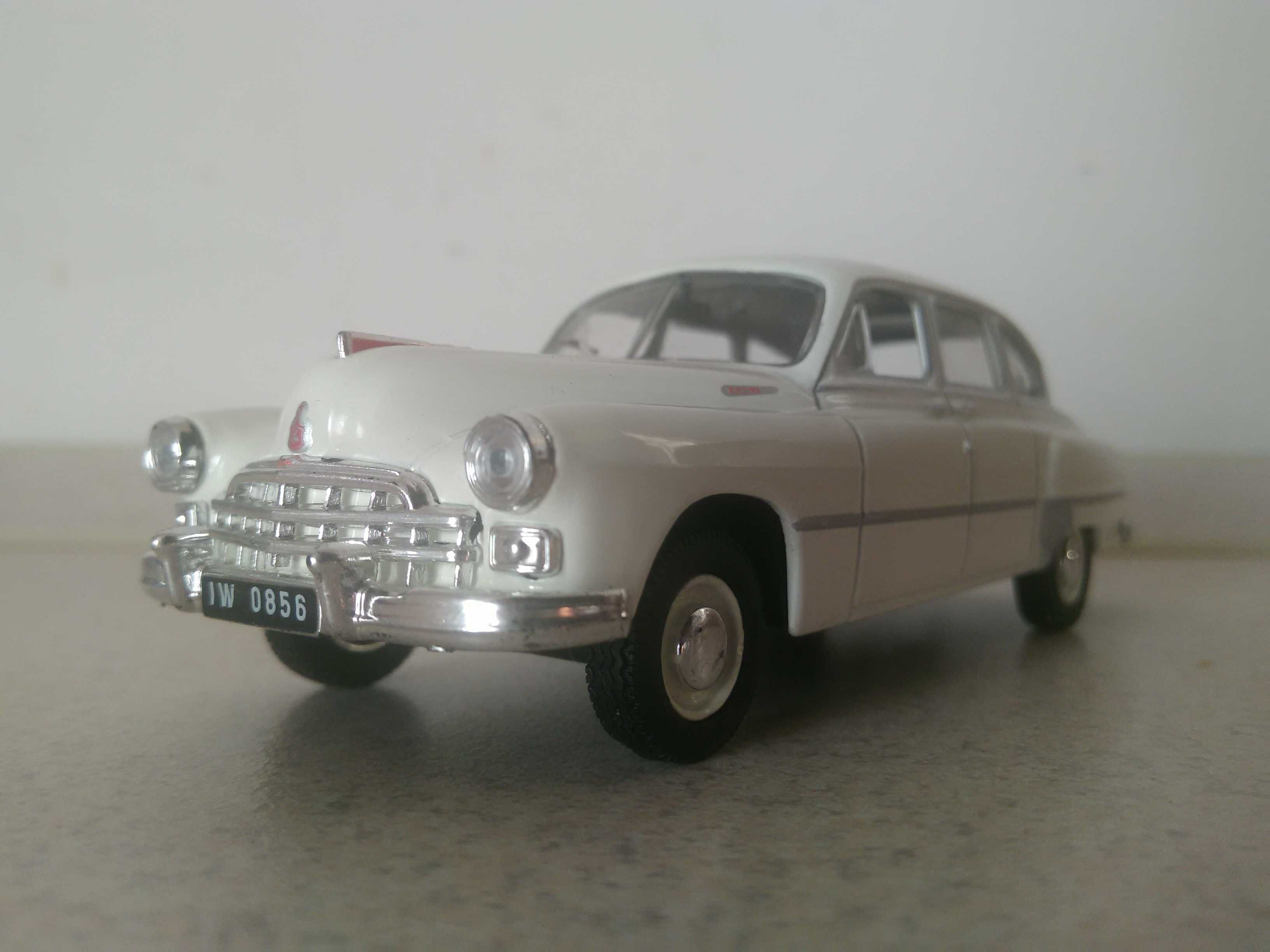 GAZ 12 ZIM model 1:43 PRL auto retro zabytek ZSRR