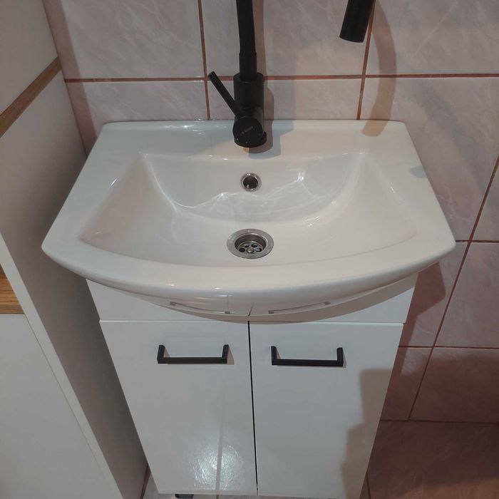 Szafka z umywalką 45 cm