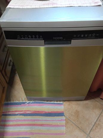 Máquina de lavar loiça SIEMENS, Nova com garantia