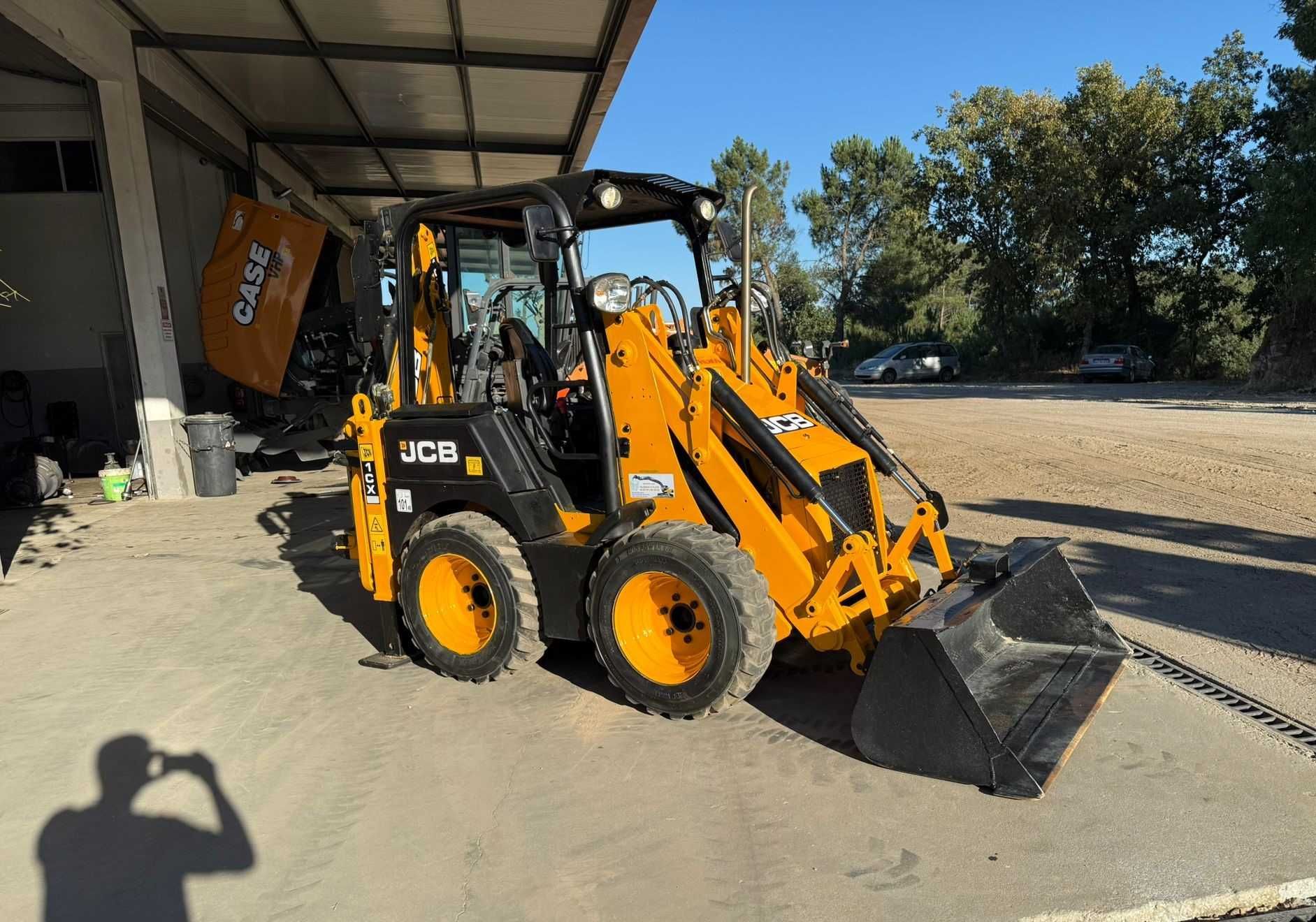 JCB 1CX, ano 2016