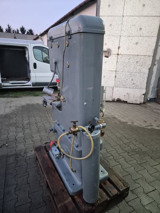 Prasa pneumatyczna Burger 15 ton z Niemiec