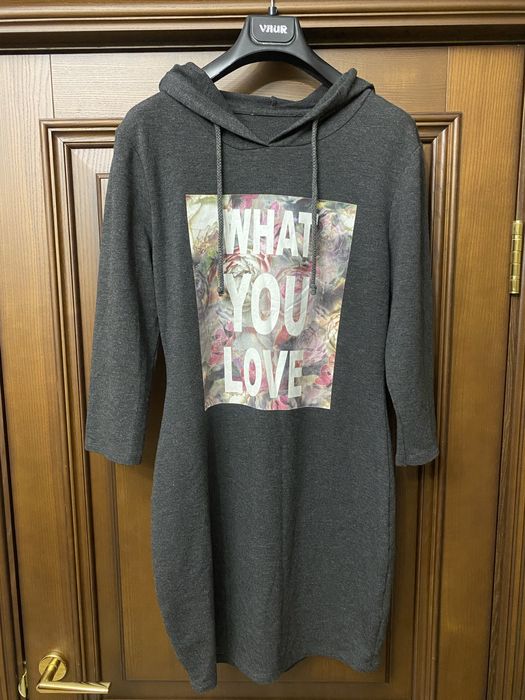 Продам  платье с капюшоном