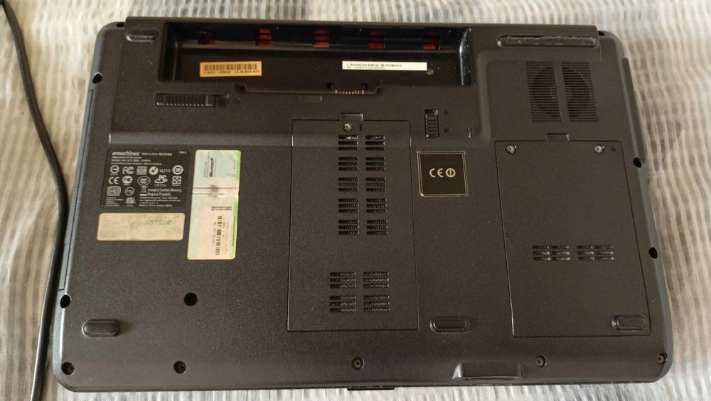 Laptop Acer Emachines E725 używany sprawny