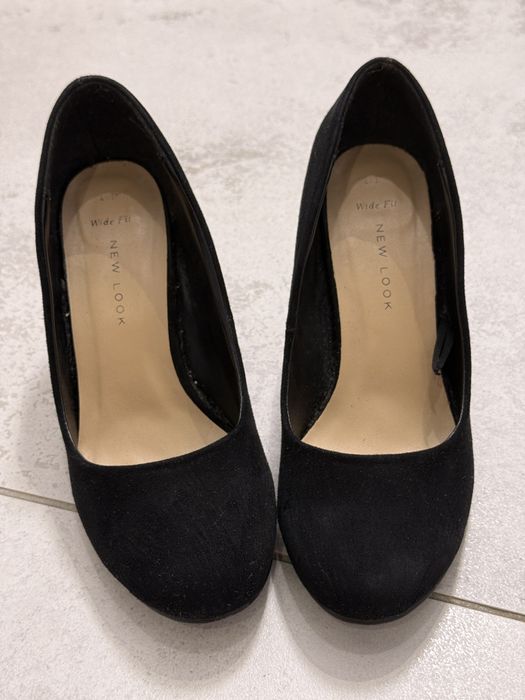Czarne buty na obcasie 37