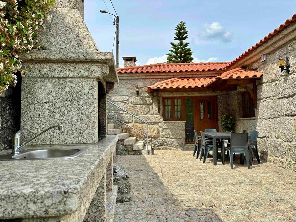Moradia no Gerês com piscina 135€/dia e 900€ por semana.