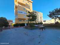 Apartamento T2 na Pontinha em Lisboa a 300 metros do metro, muito soal