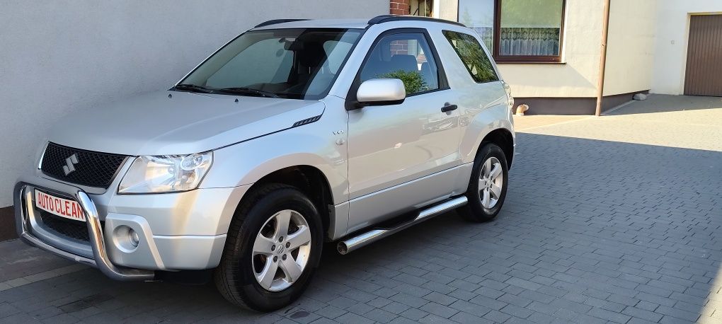 Benzyna/Pojemność 1.6/Przebieg 120tys.km/Napęd 4x4/klima/hak/