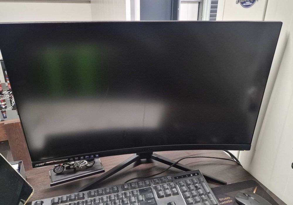 Komputer stacjonarny - gamingowy - PC + Monitor MSI